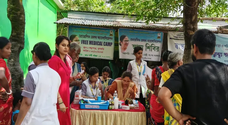 বন্যা কবলিত এলাকায় ডেঙ্গু-ম্যালেরিয়া রুখতে তৎপর স্বাস্থ্য দফতর, ত্রাণশিবিরে মশারি বিলি