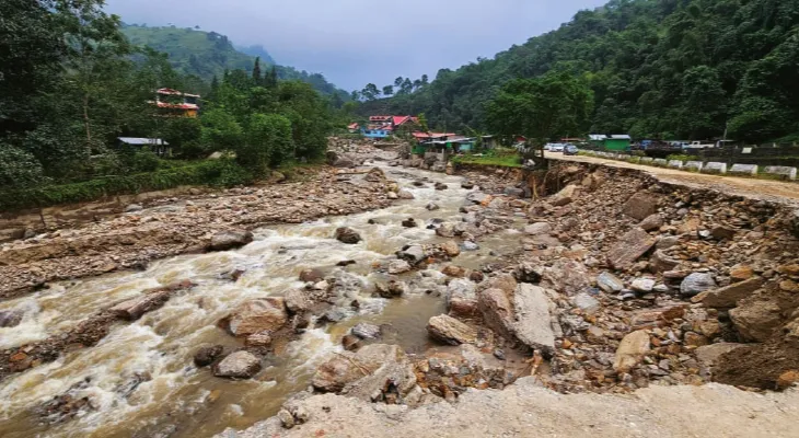 পর্যটন কেন্দ্র তাবাকোশির পার্ক-রাস্তা ধুয়েমুছে সাফ, নিশ্চিহ্ন বহু গ্রাম, গতিপথ পরিবর্তন রংভং নদীর