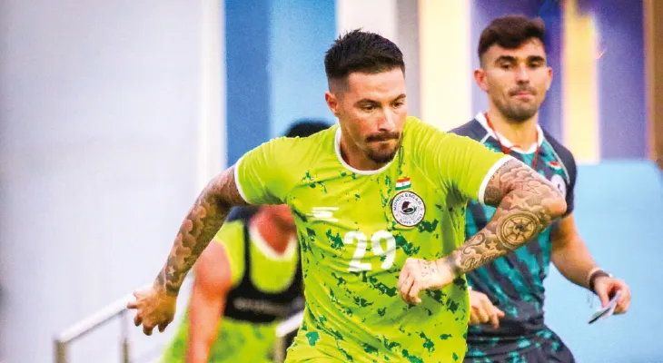 ইউনাইটেডের বিরুদ্ধে দুই অভিষেকে আস্থা মোলিনার