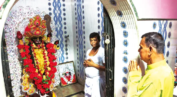 চুনো বিলে কালীপুজোতে থাকে চুনো মাছের ১২ রকম পদ ও কাঁকড়ার ভোগ