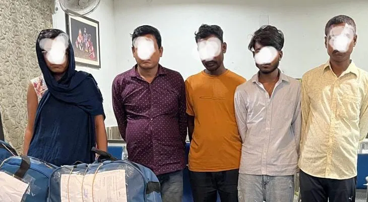 নিউ কোচবিহার স্টেশন চত্বর থেকে ২৪৬ কিলো গাঁজা সহ ধৃত পাঁচ
