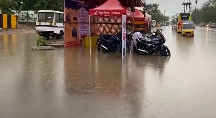 তামিলনাড়ুর তুথুকুরিতে ভারী বৃষ্টির জেরে স্কুলে ছুটি ঘোষণা করল প্রশাসন