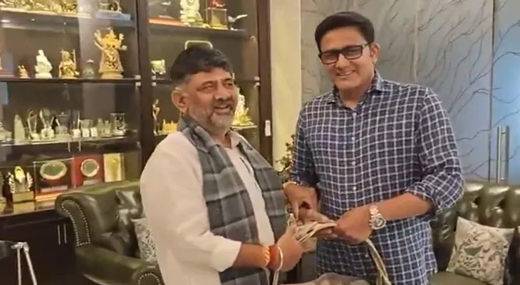 কর্ণাটকের উপ মুখ্যমন্ত্রী ডি কে শিবকুমারের সঙ্গে বেঙ্গালুরুতে দেখা করলেন প্রাক্তন ভারতীয় ক্রিকেটার অনিল কুম্বলে