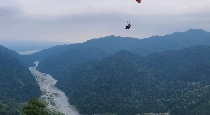 ডুয়ার্সের খুব কাছেই এবার পাহাড়ে প্যারাগ্লাইডিং! চালু হচ্ছে আগামী কাল, শুক্রবার, কোথায় হচ্ছে এই অ্যাডভেঞ্চার স্পোর্টসটি, খরচ কত? জানুন