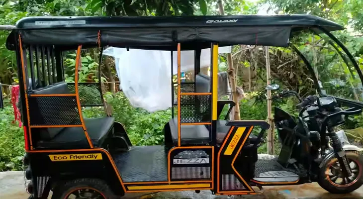 টোটো চালকদেরও ড্রাইভিং লাইসেন্স, দিতে হবে ট্যাক্স, প্রচার চালাচ্ছে জলপাইগুড়ি জেলাপ্রশাসন