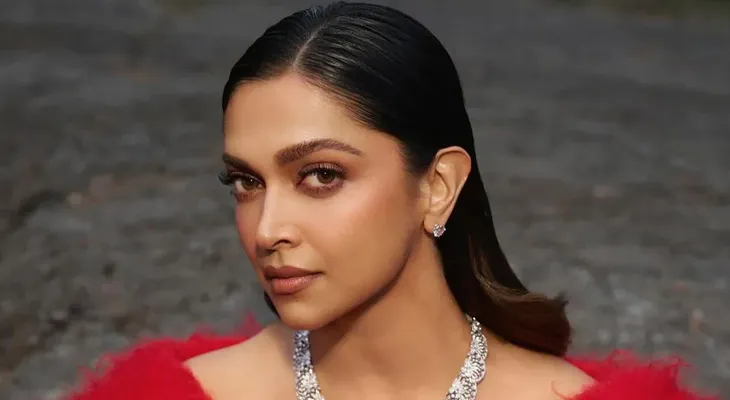 নতুন ভূমিকায় দীপিকা