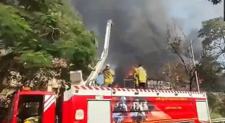 মহারাষ্ট্রে নভি মুম্বইয়ের একটি আবাসিক এলাকায় অগ্নিকাণ্ড, ঘটনাস্থলে দমকলের একাধিক ইঞ্জিন