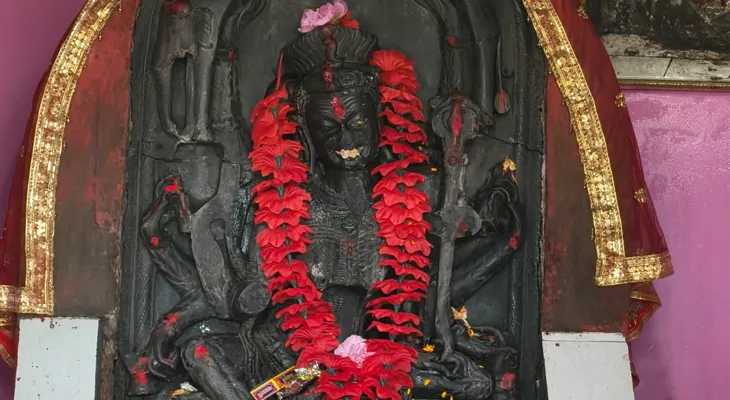 কীভাবে শুরু হল মা ধুমাবতী ওরফে পেটকাটি মায়ের পুজো, জানুন