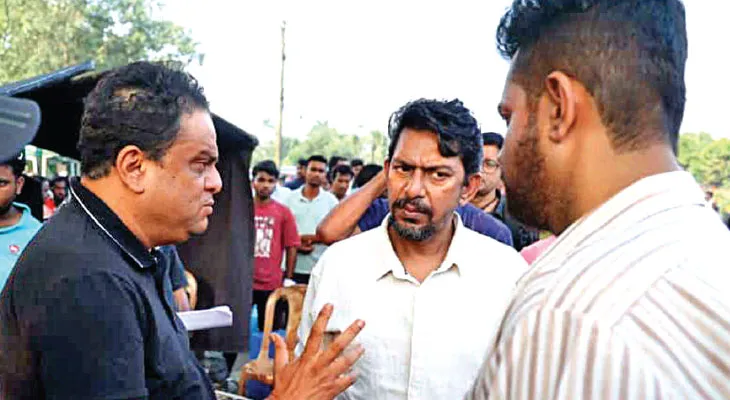 ব্রাত্যর ডাকে শেকড়ের সন্ধানে চঞ্চল
