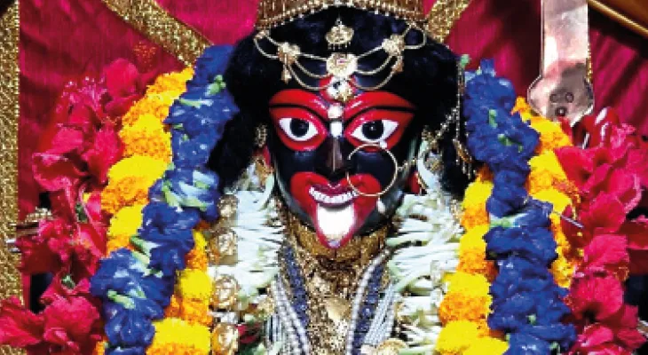 পোড়া ল্যাটা পেলে খুশি রঘুর শ্যামা, গগনের কালীর ভোগ হয় ভাজা মটরে