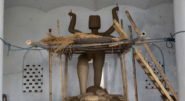 মদনমোহনবাড়ির কাঠামিয়া মন্দির, অষ্টধাতুর বিগ্রহের আদলে বড় তারামায়ের বিশাল মূর্তি বানিয়ে পুজো
