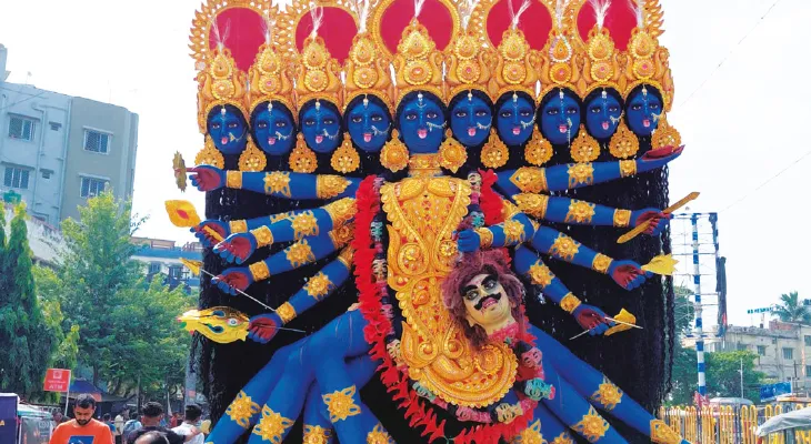 ভূত চতুর্দশী তিথিতে পঞ্চমুণ্ডির আসনে পূজিত হলেন মহাকালী