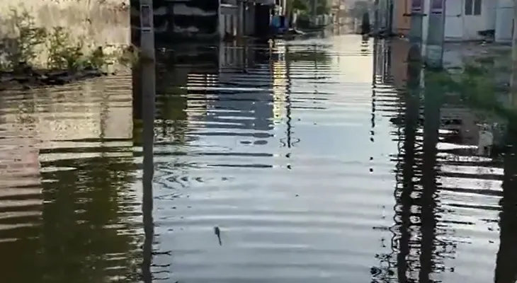 ভারী বৃষ্টিতে জলমগ্ন তামিলনাড়ুর তুথুকুড়ির বেশিরভাগ এলাকা