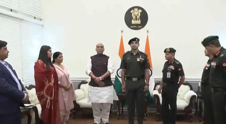 ভারতীয় সেনার লেফটেন্যান্ট কর্নেল পদে ভূষিত হলেন ওলিম্পিক্সে সোনাজয়ী নীরজ চোপড়া
