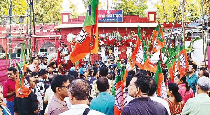 বাজি বিতর্ক: সাতজনের হেপাজত, জামিন পেলেন মহিলা আইনজীবী