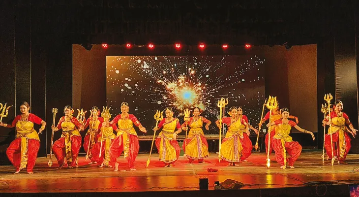 মনোগ্রাহী অনুষ্ঠান