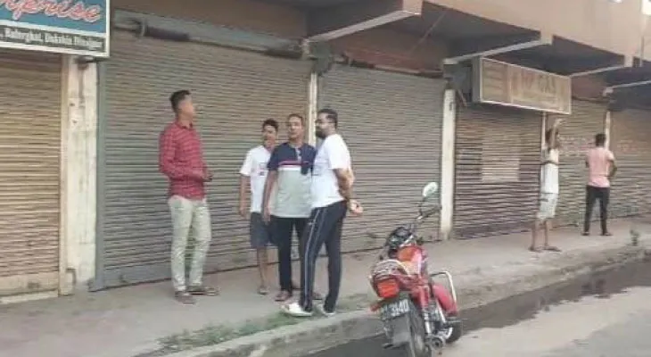 বালুরঘাটের হোটেলে চলছিল মধুচক্রের আসর! আটক দুই, ভাঙচুর চালাল উত্তেজিত জনতা, শোরগোল