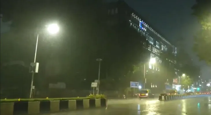 মুম্বইতে ভারী বৃষ্টি