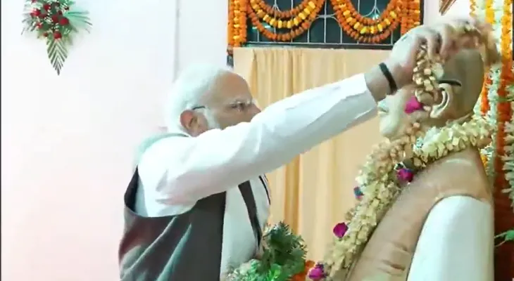 বিহারের সমস্তিপুরে ভারতরত্ন কর্পূরি সিং ঠাকুরকে শ্রদ্ধা জানালেন প্রধানমন্ত্রী নরেন্দ্র মোদি