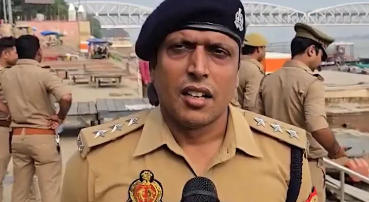 ছট পুজোর আগে সুরক্ষা ব্যবস্থা খতিয়ে দেখতে বারাণসীর একাধিক ঘাট পরিদর্শন করলেন এসিপি অতুল অঞ্জন ত্রিপাঠী