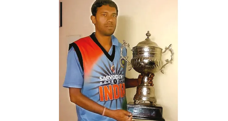 হাঁড়িতে চাল জোটে না, রানাঘাটের ক্রিকেটার সমরেশ রাজ্য দিব্যাঙ্গ দলের সহ অধিনায়ক