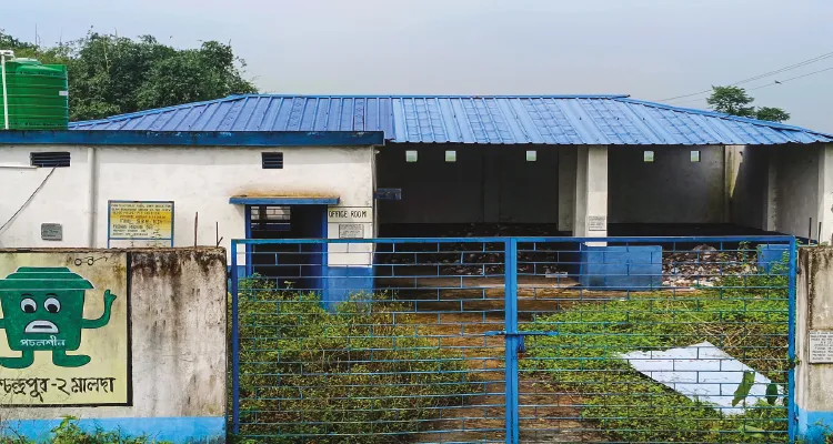 বর্জ্য সংগ্রহ অনিয়মিত, ক্ষোভ দৌলতপুর গ্রাম পঞ্চায়েতে