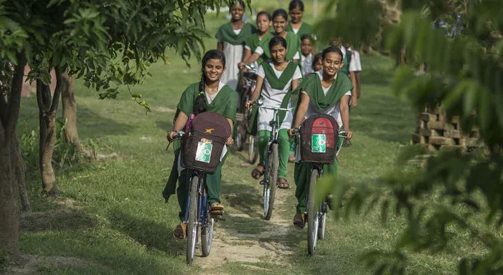 ঝাড়গ্রামে সবুজ সাথী সাইকেলে রিফ্লেক্টর লাগানো বাধ্যতামূলক