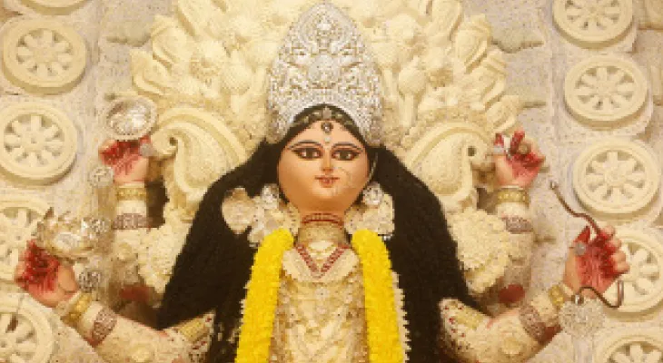 জগদ্ধাত্রী প্রতিমার শোলার সাজেও থিমযুদ্ধ, রাস্তা দেখাচ্ছে চন্দননগরই
