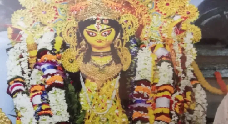 বাগবাজারের চট্টোপাধ্যায় বাড়িতে কুমারীর সঙ্গে পূজিতা হন সধবাও