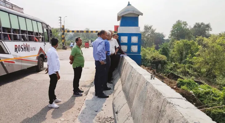 রামকৃষ্ণ সেতুর পাশে অস্থায়ী ব্রিজ তৈরির সম্ভাবনা ফের খতিয়ে দেখলেন ইঞ্জিনিয়াররা