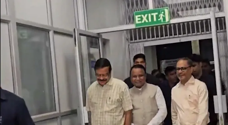 ঘূর্ণিঝড় মন-থা: ভুবনেশ্বরের কন্ট্রোল রুমে গেলেন ওড়িশার মুখ্যমন্ত্রী মোহন চরণ মাঝি