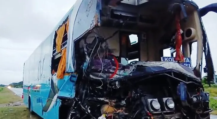 ওড়িশার জলেশ্বরে দুর্ঘটনার কবলে কলকাতাগামী যাত্রীবাহী বাস, মৃত ২, জখম ৯