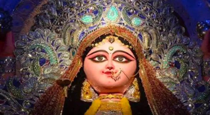 অষ্টমীতে জগদ্ধাত্রী প্রতিমা দেখতে জনস্রোত কৃষ্ণনগরে