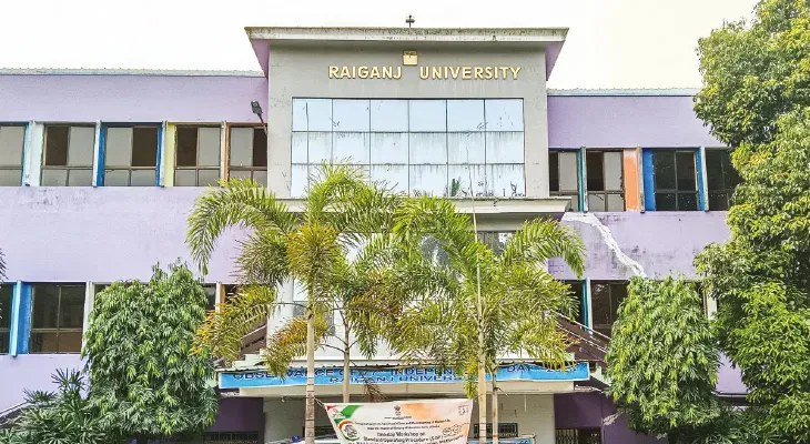 স্নাতকোত্তরে বিজ্ঞানের বহু বিভাগে ভর্তি কম রায়গঞ্জ বিশ্ববিদ্যালয়ে, চিন্তিত উপাচার্য