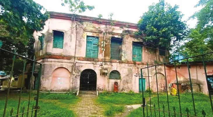 ‘বর্তমান’-এর খবরের জের, বারাসতে ভগ্নপ্রায় ‘বঙ্কিম ভিলা’কে হেরিটেজ তকমা দিল রাজ্য সরকার