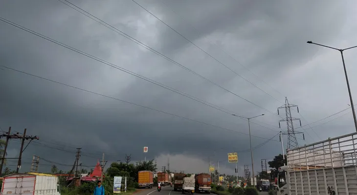 উলুবেড়িয়ায় তুমুল বৃষ্টি