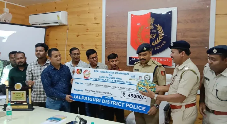 সেফ ড্রাইভ সেভ লাইফ প্রচারে জোর, পাঁচটি ক্লাবকে পুরস্কার, গতবছরের চেয়ে কমলেও জলপাইগুড়ি জেলায় ন’মাসে ৩৭১টি দুর্ঘটনা, মৃত ৯২