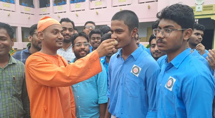 উচ্চ মাধ্যমিকের তৃতীয় সেমেস্টারে (পার্ট ওয়ান) যুগ্মভাবে প্রথম পুরুলিয়া রামকৃষ্ণ মিশন বিদ্যাপীঠের দুই পড়ুয়া