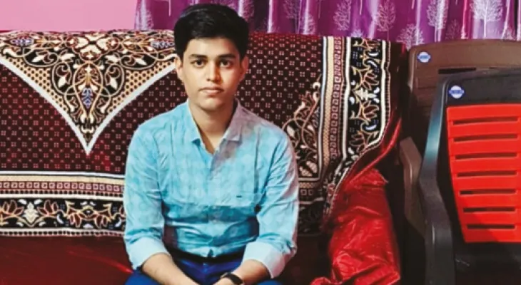 উচ্চ মাধ্যমিকের তৃতীয় সেমেস্টারে ষষ্ঠ স্থানাধিকারী ডোমকলের তুহিন