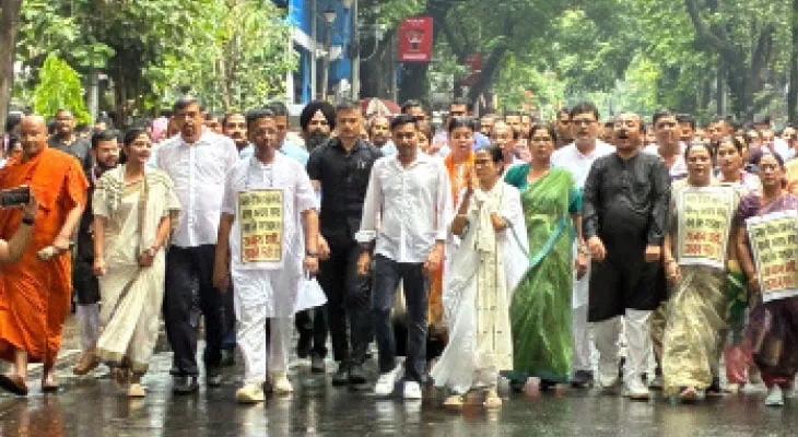মঙ্গলবার এসআইআর শুরুর দিনই শহরের রাজপথে মিছিল করবেন মমতা-অভিষেক