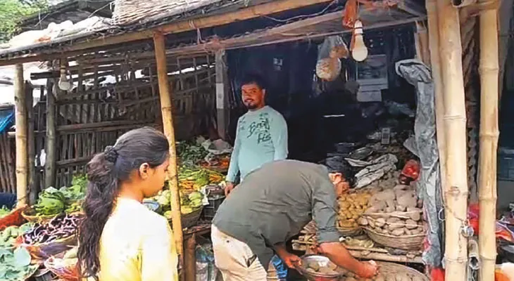 জলপাইগুড়িতে আজ থেকে ভ্রাম্যমাণ ন্যায্যমূল্যের বাজার, দুর্যোগের জেরে সবজির দফারফা, বাজারে আগুন