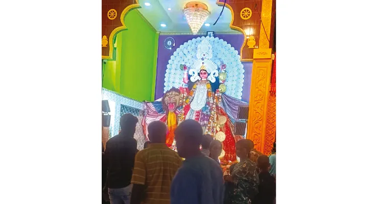 ফলতায় রবিবার জগদ্ধাত্রী পুজো দেখতে ভিড়