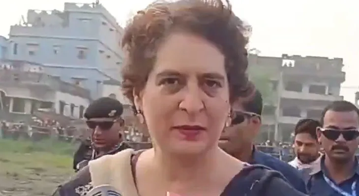 ‘আত্মত্যাগের কথা জানে?’  পরিবারতন্ত্র নিয়ে সাফাই প্রিয়াঙ্কার