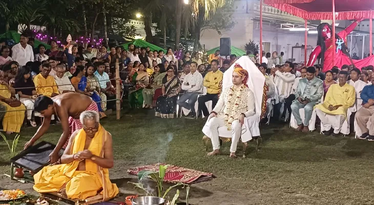 কোচবিহারে মহারাজাদের চালু করা রাসযাত্রার পুজো শুরু