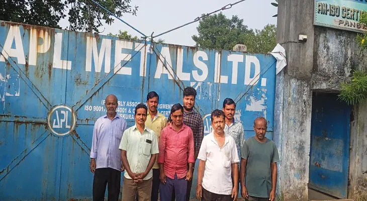 ৩ মাসের জন্য সাসপেনশন নোটিস ১৪ মাস বন্ধ সীসা কারখানা, অথ‌ই জলে ৩০০ কর্মী