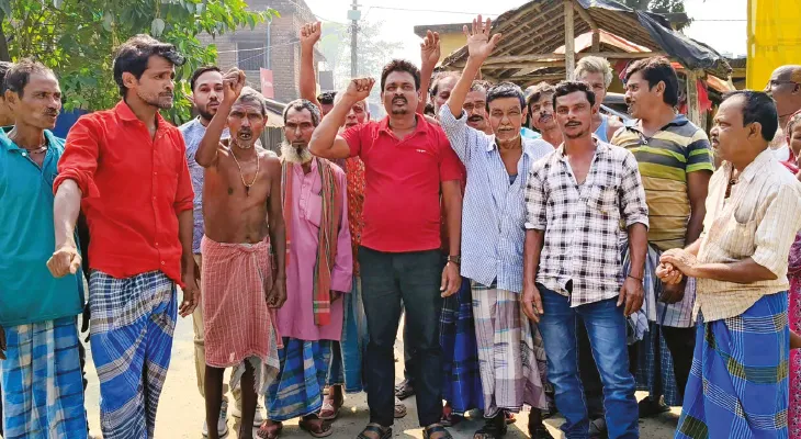 কাটমানি দিতে না চাওয়ায় বাংলার বাড়িতে নাম বাদ!