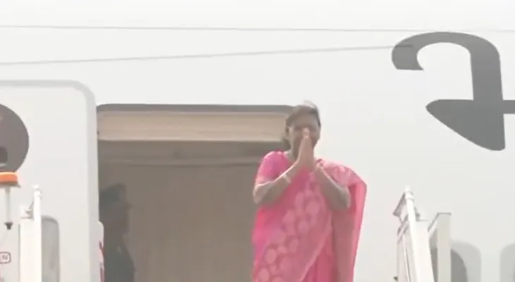অ্যাঙ্গোলা ও বোতসওয়ানার উদ্দেশে রওনা দিলেন রাষ্ট্রপতি দ্রৌপদী মুর্মু