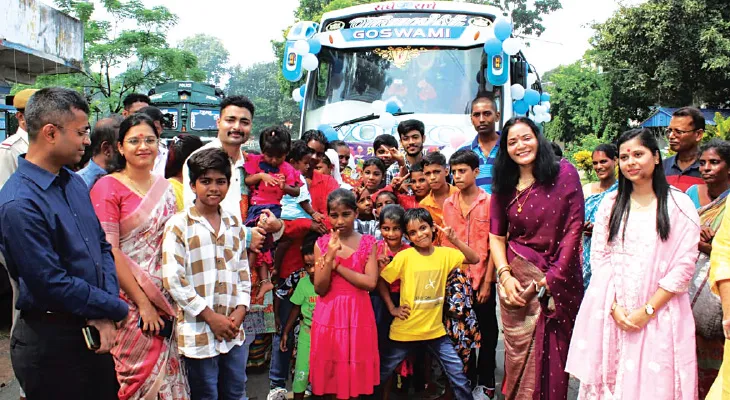 পুলিশ কনস্টেবলের উদ্যোগ, বারাসতে অসহায় শিশুদের নিখরচায় শিক্ষাদান