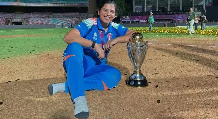 মেয়েদেরও ক্রিকেট হয়! একটা সময় জানতেনই না রিচা