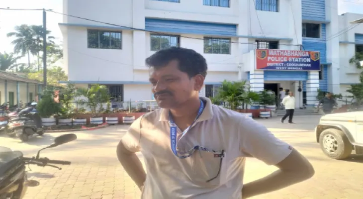 টেবিল চাপড়ে বিএলওর কাজে বাধা পঞ্চায়েত সমিতির সদস্যর নামে পুলিশে অভিযোগ
